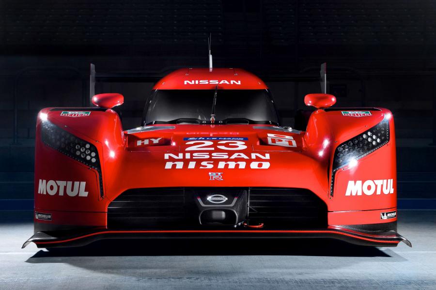  Nissan GT-R LM Nismo 2015 года  (фото 13 из 31)